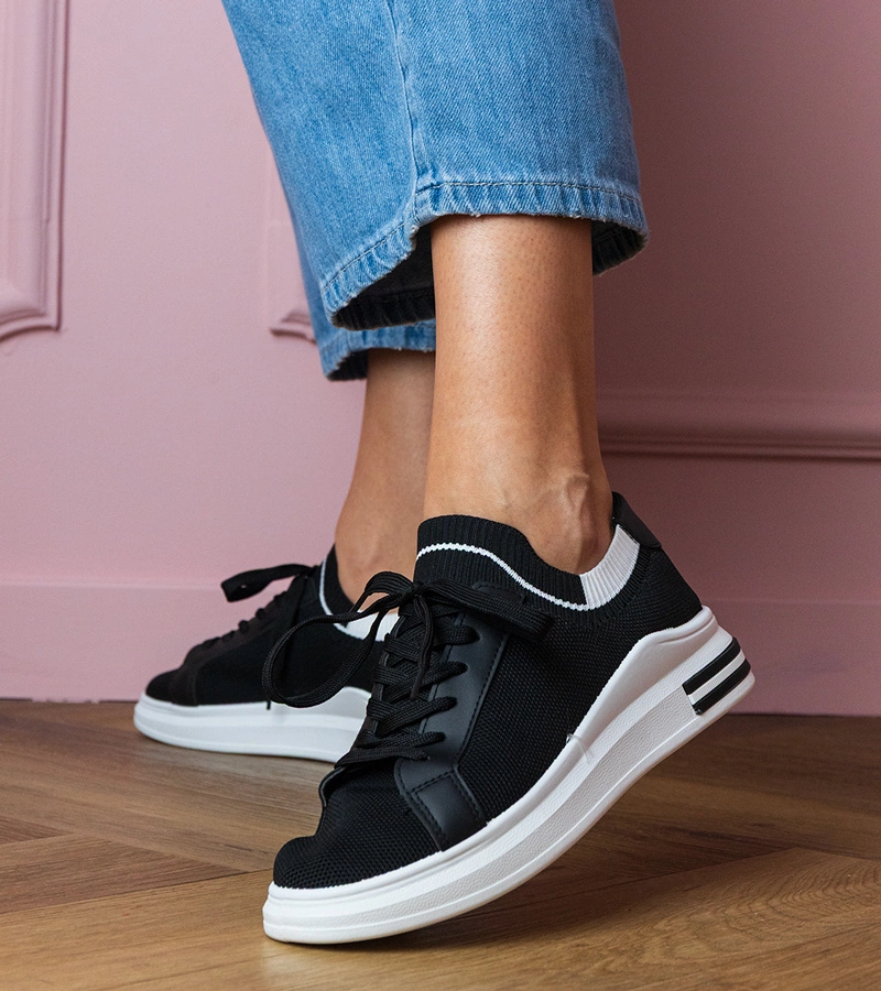 Čierne dámske tenisky na platforme so šnúrkami Selinda