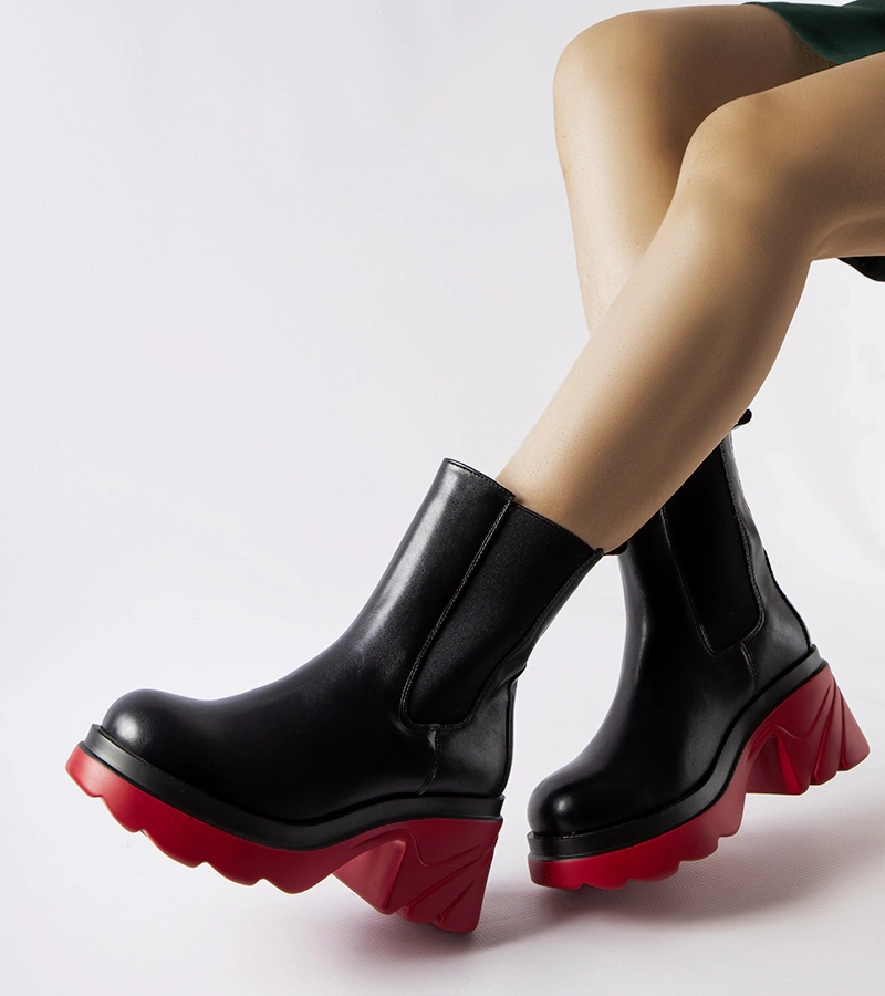 Čierne zateplené čižmy s červeným podpätkom Tirano