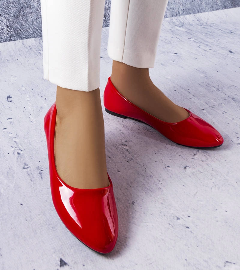 Klasické červené lakované baleríny značky Méthot