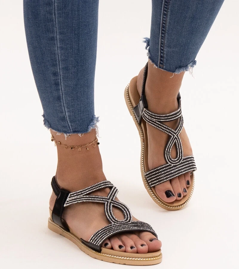 Čierne sandále zdobené zirkónmi Detila