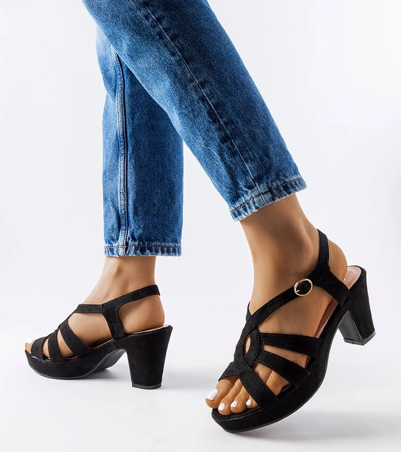 Čierne sandále Monjeau na podpätku