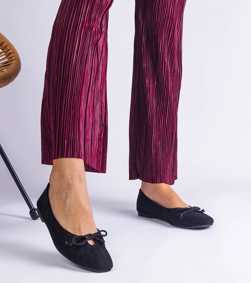 Čierne balerínky s ozdobnou mašličkou Pollinos