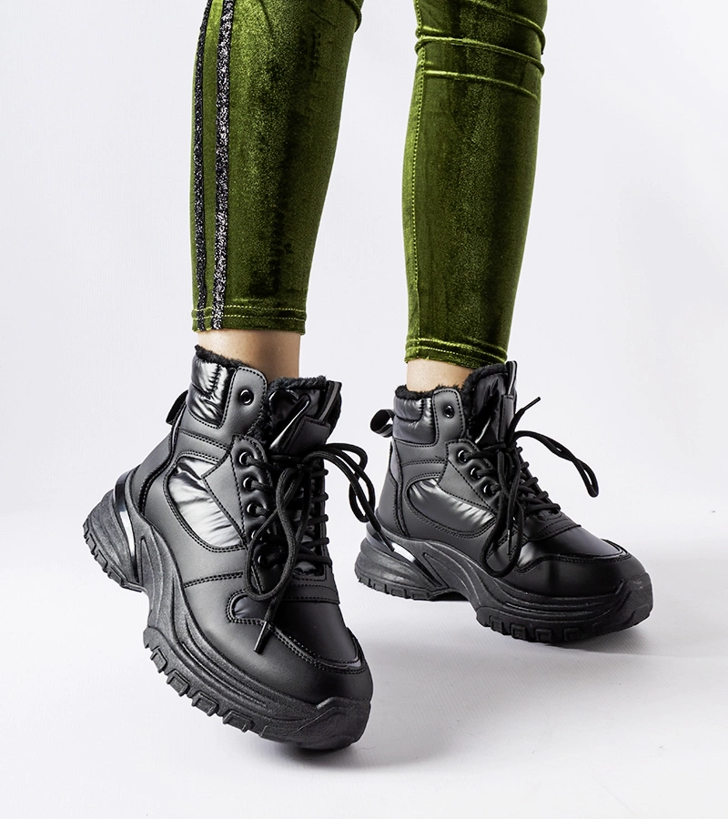 Čierna zateplená zimná športová obuv Giacinto