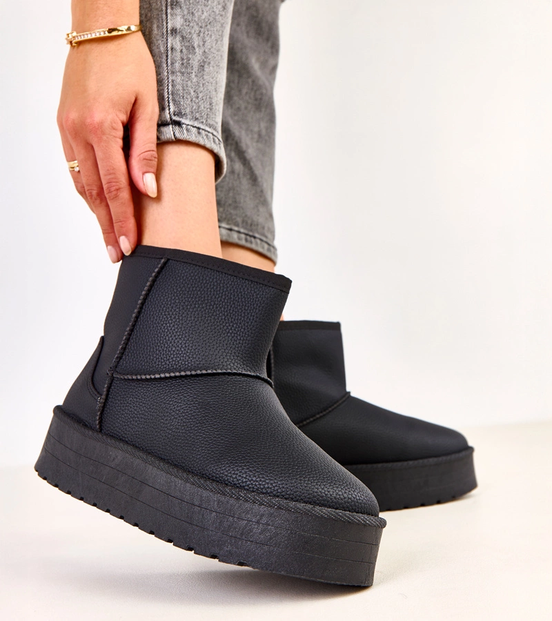 Čierne nízke snehule na platforme z eko kože Reinol