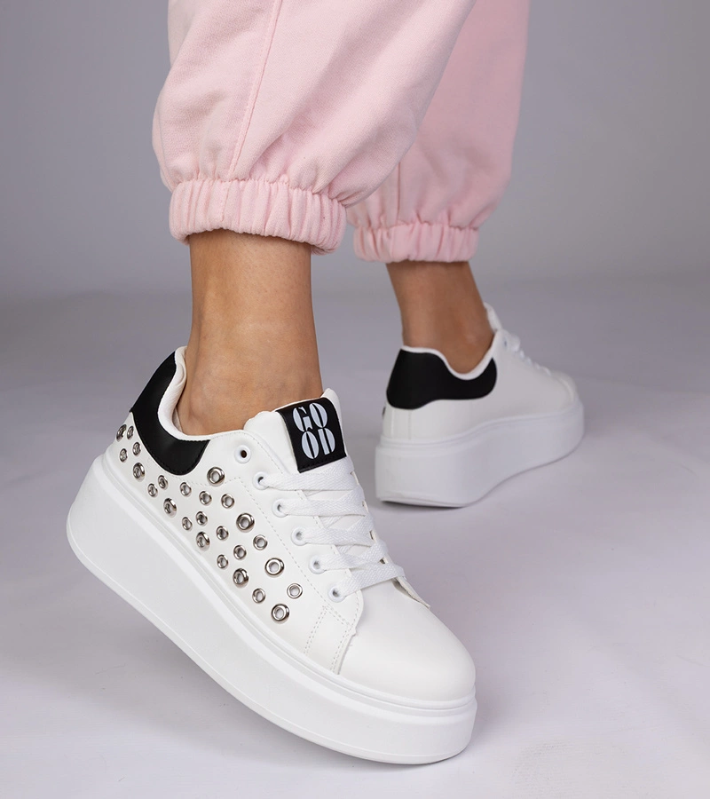 Biele tenisky s čiernou vložkou a cvokmi Urlana