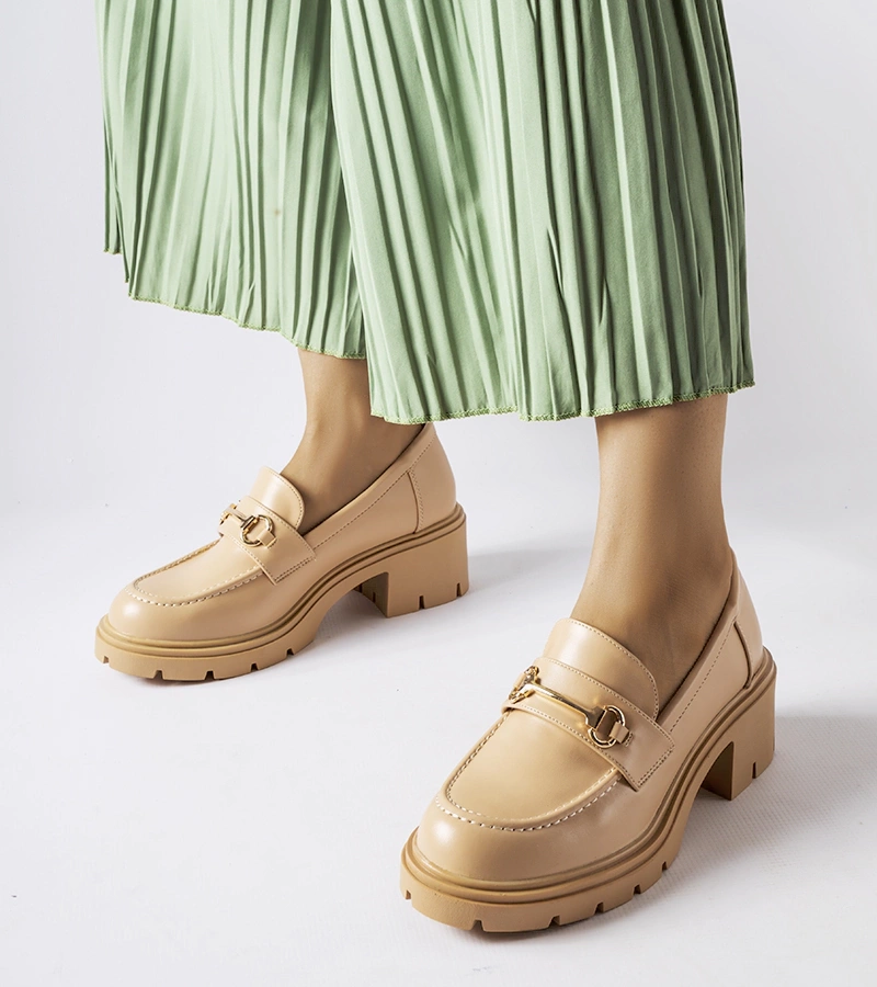 Béžové poltopánky na podpätku Fabrizio