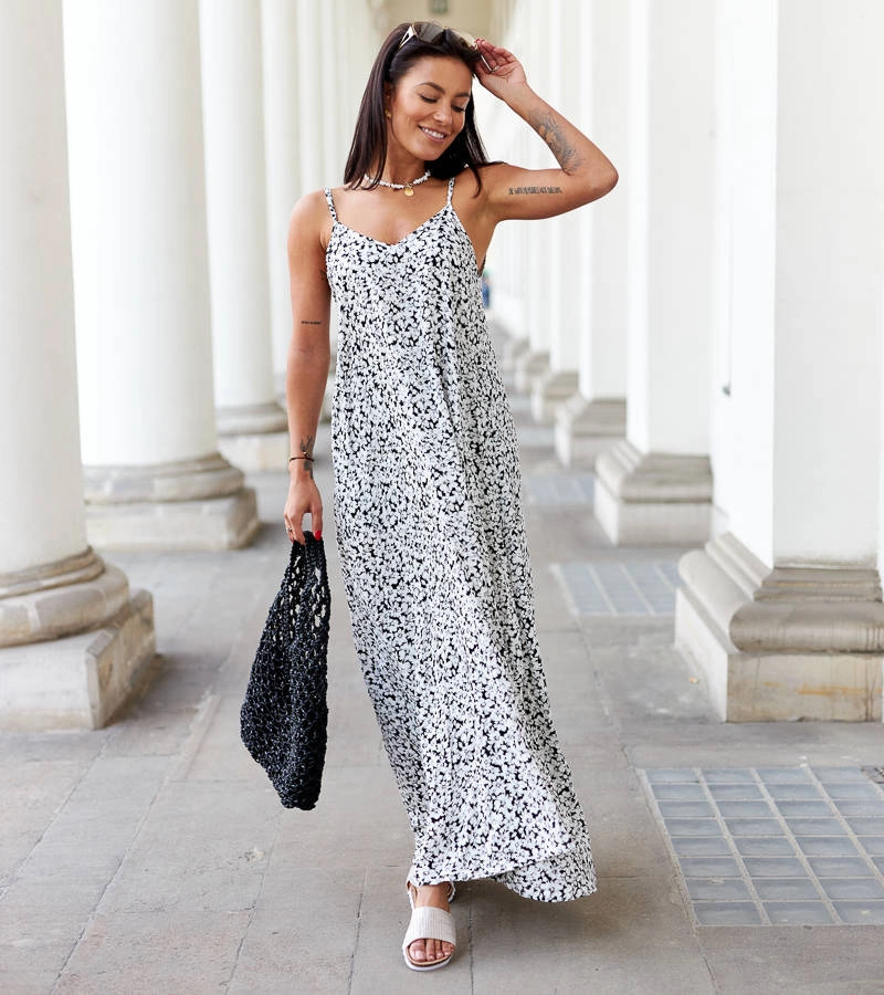 Čierne voľné šaty značky Giona