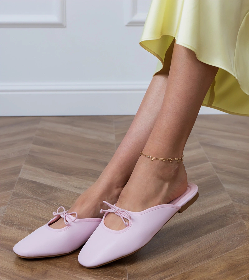 Ružové šľapky s uzavretou špičkou na plochej podrážke Matila