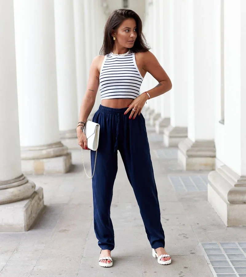 Námornícke modré nohavice voľného strihu značky Margno