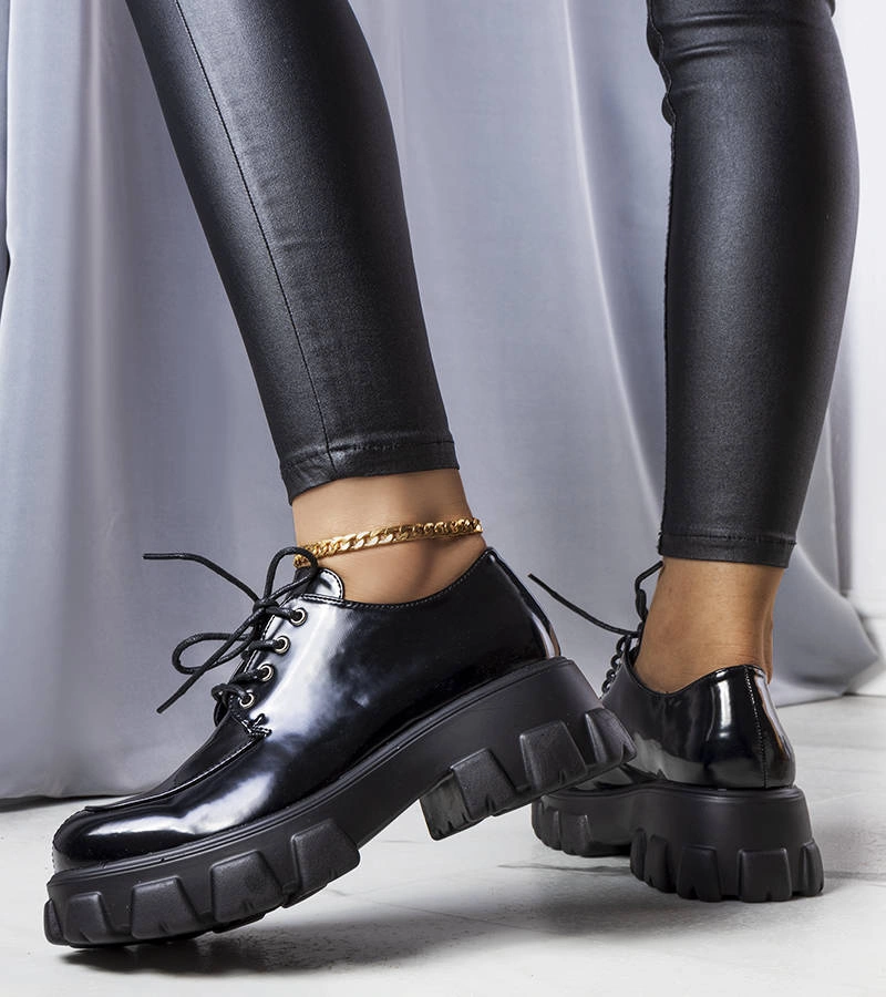 Čierne lakované topánky Lynn