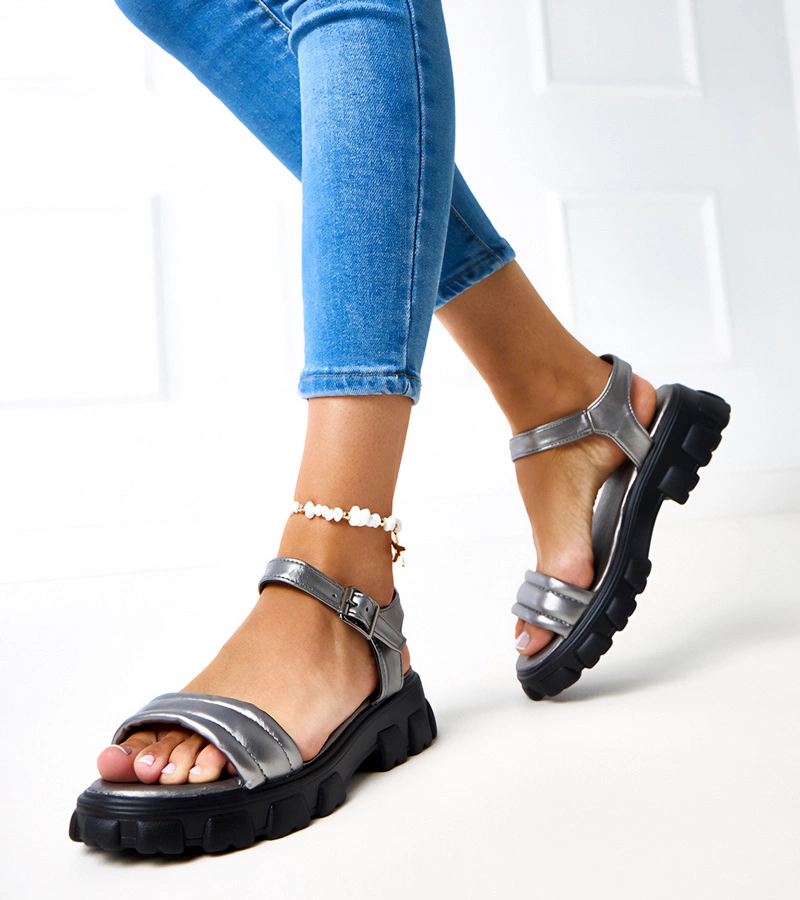 Sivé sandále na masívnej podrážke Meredi