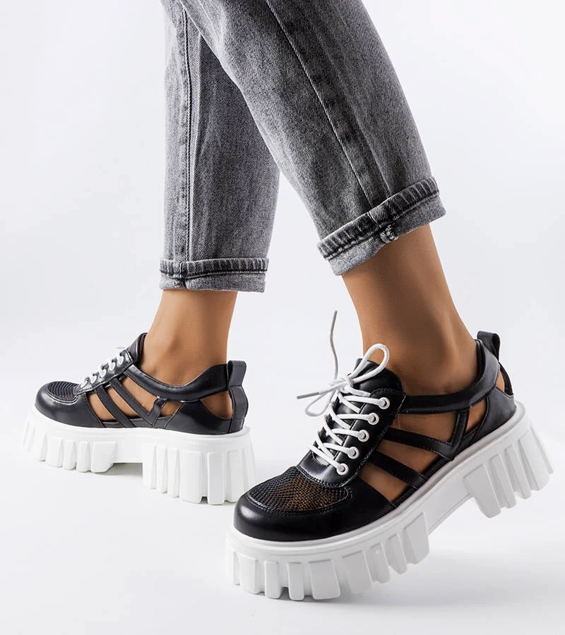 Čierne poltopánky na pevnej podrážke Emaline