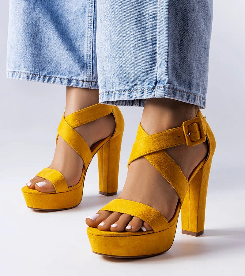 Žlté sandále na podpätku Sevier