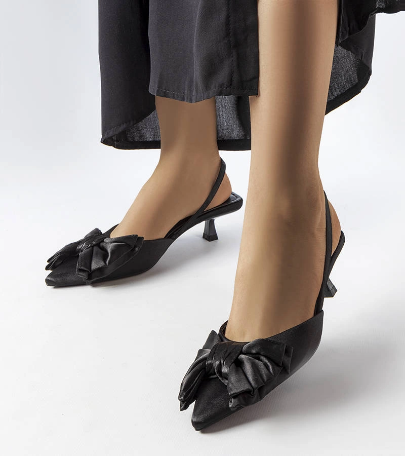 Čierne ihlice s mašľou Burlington