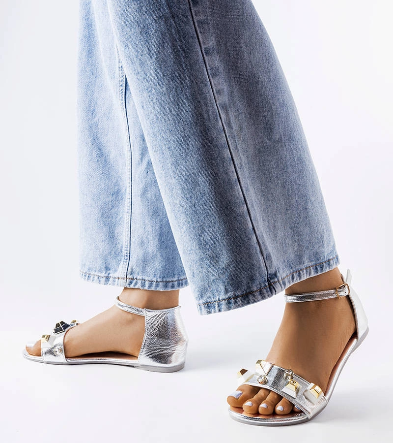 Strieborné zdobené sandále Riverdale