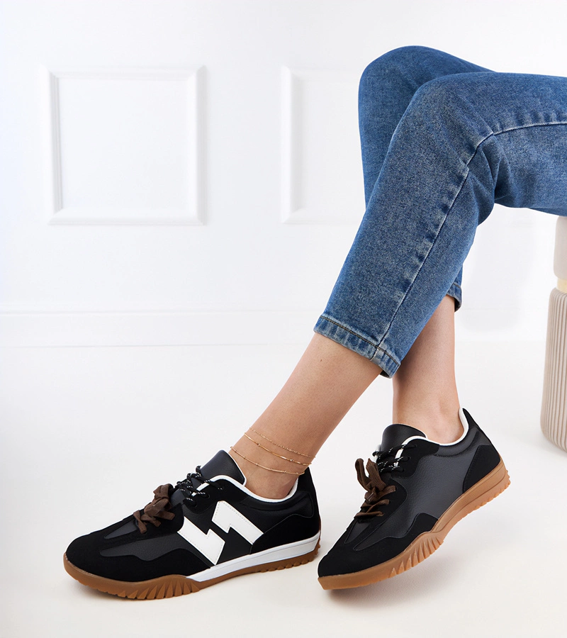 Čierne tenisky s farebnými šnúrkami Bekki