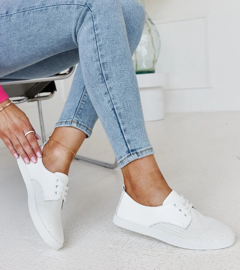 Biele klasické kožené tenisky Radwa