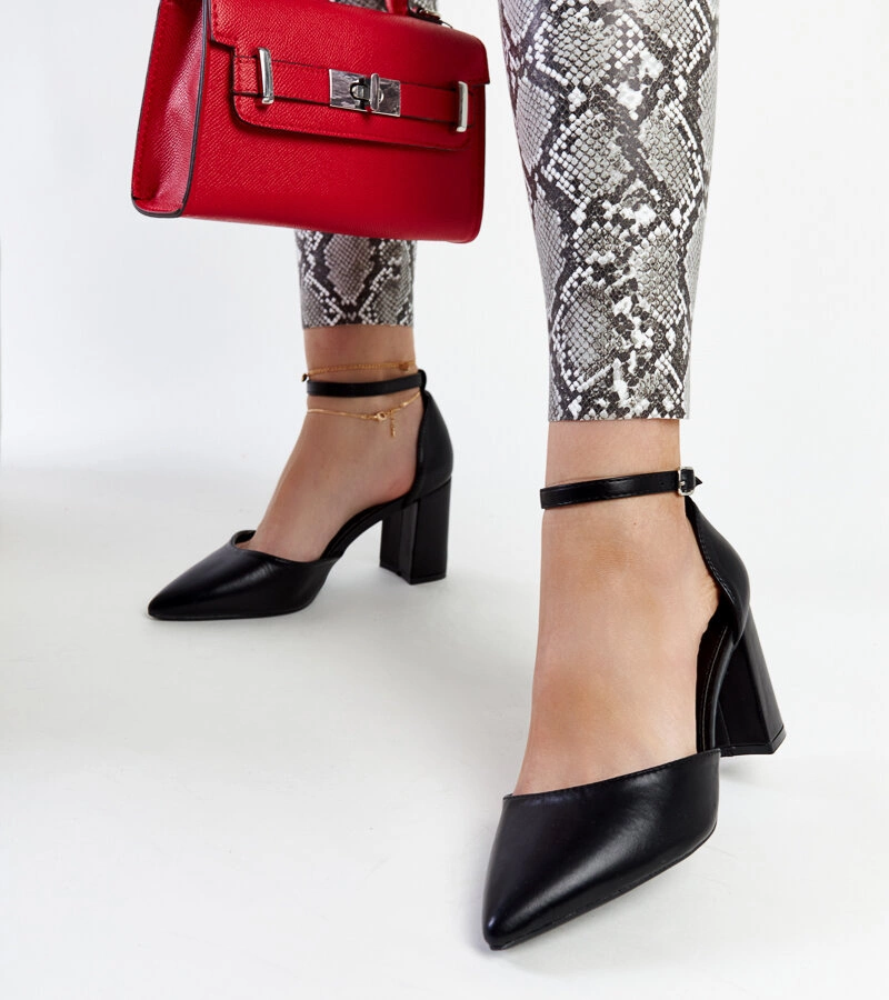 Čierne lodičky na podpätku Artje