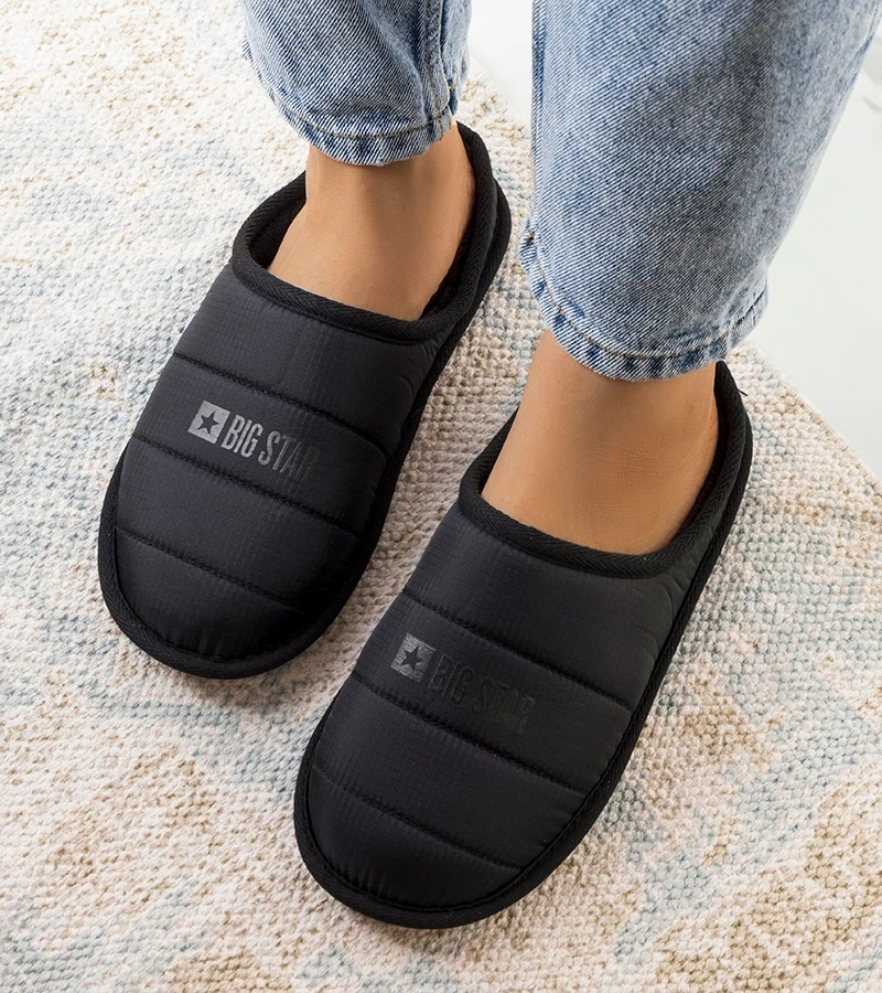 Dámske čierne zateplené papuče KK274602