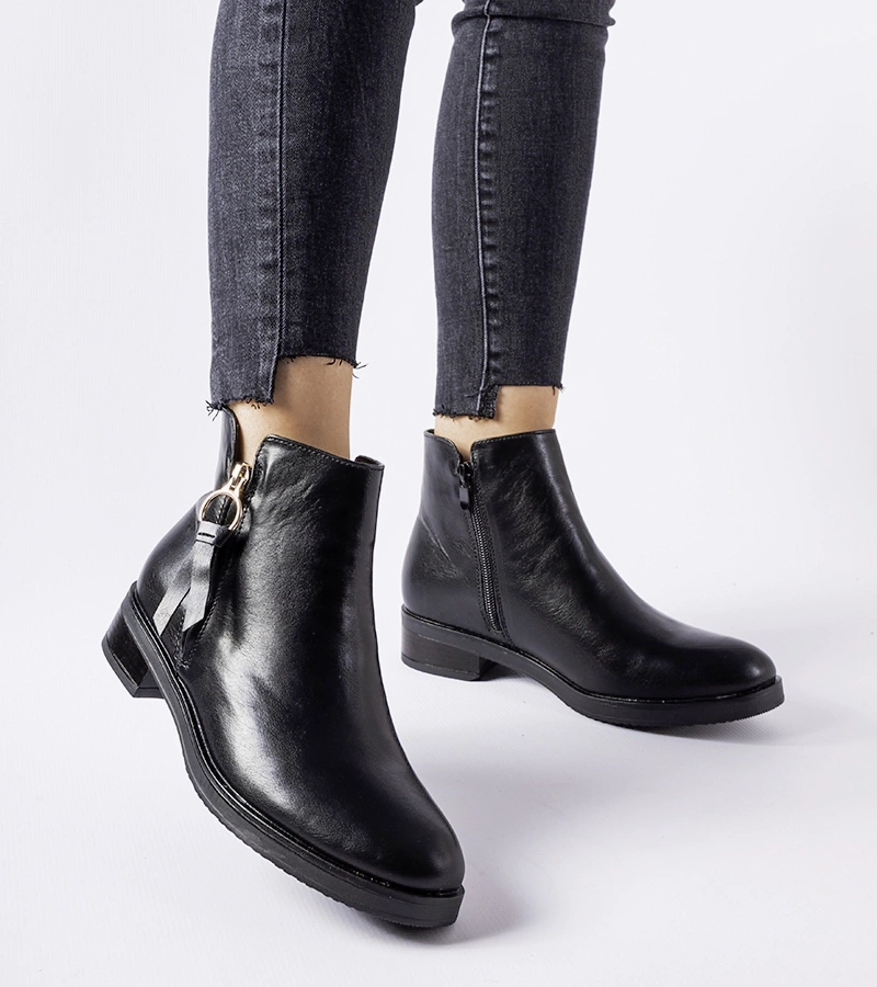 Čierne zateplené klasické čižmy Corciano