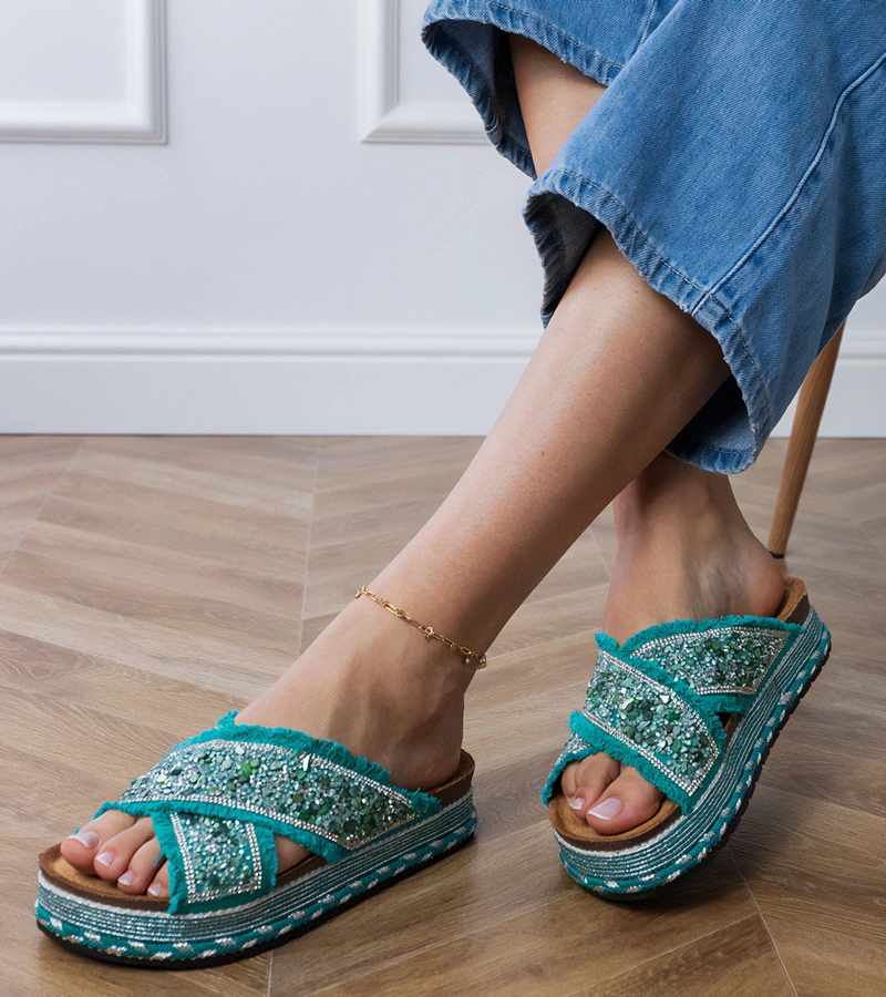 Zelené šľapky s kamienkami na remienkoch Kelara