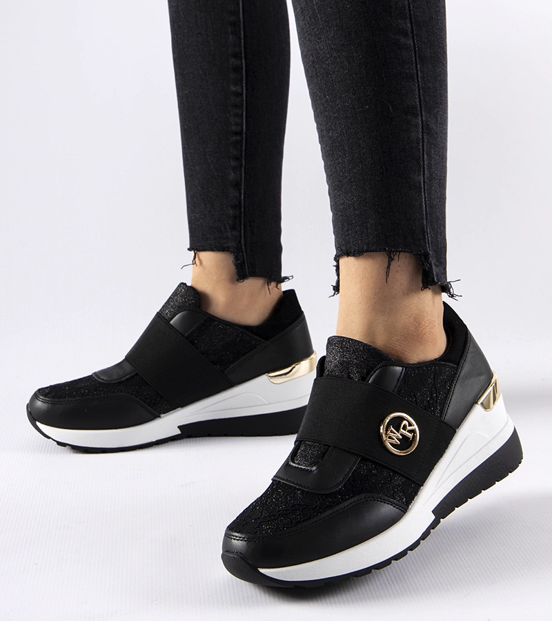 Čierne vkladacie tenisky na klinovej podrážke Salida