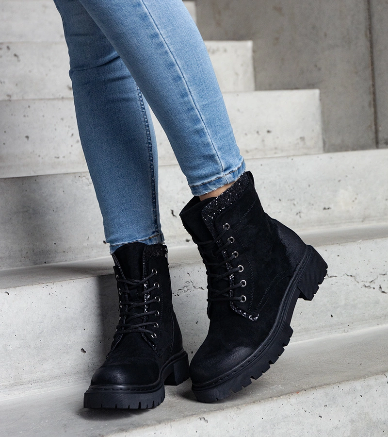 Čierne čižmy s lesklými vložkami Prairie