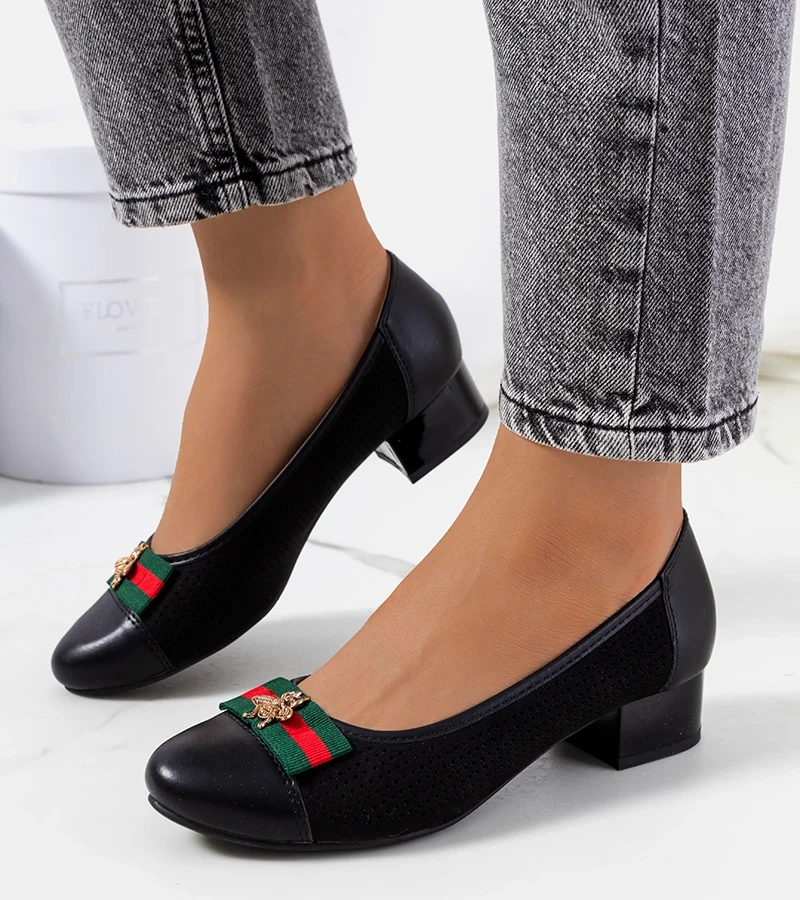 Čierne ažurové lodičky Seema