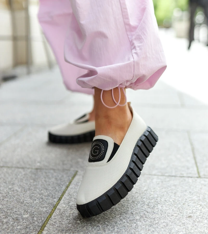 Bežové poltopánky na masívnej podrážke Teska