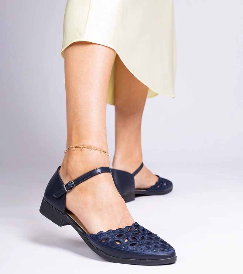 Tmavomodré sandále s priesvitnými kamienkami Kalsy