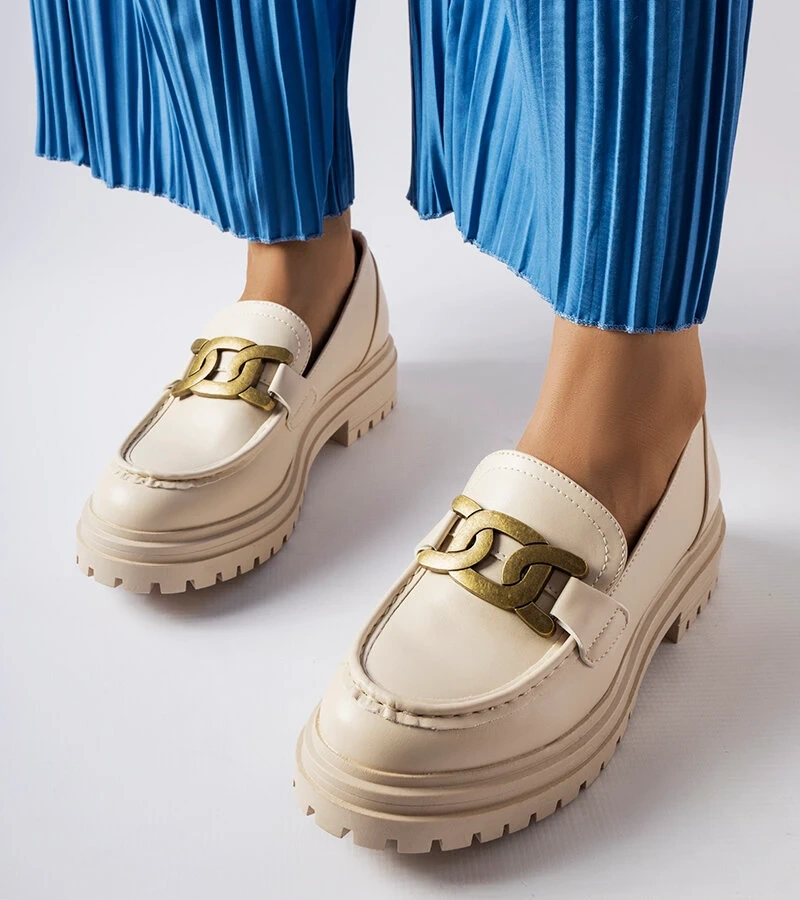 Béžové mokasíny zdobené prackou Schlanders