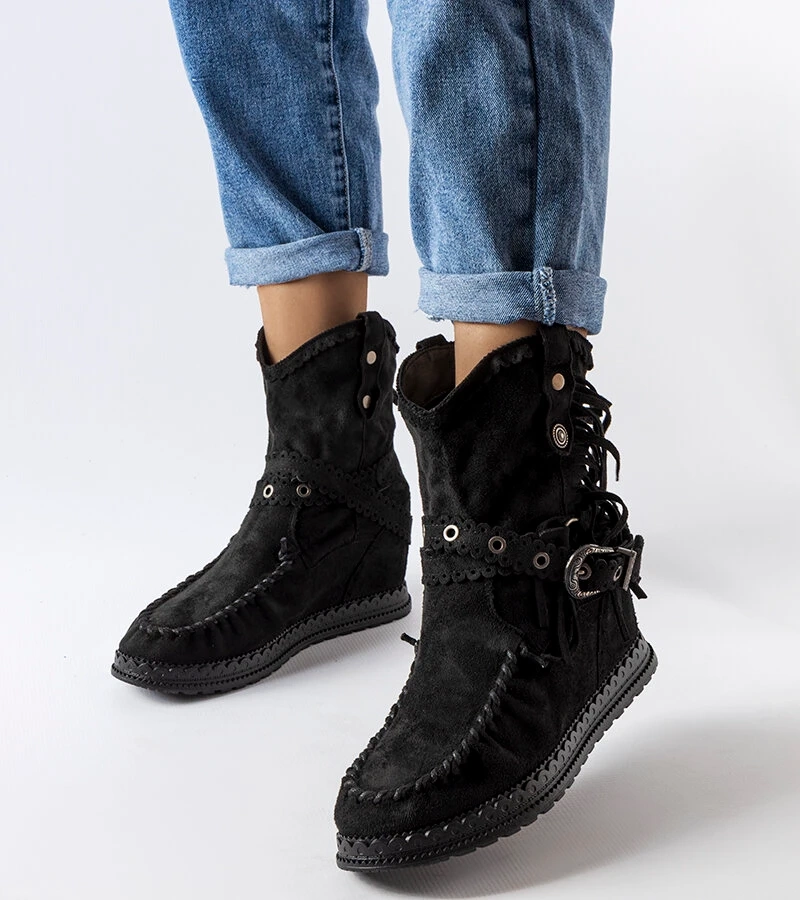 Čierne čižmy Teodata na podpätku