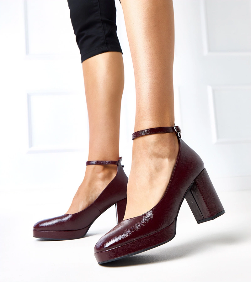 Lakované bordové lodičky na masívnom podpätku Batuma