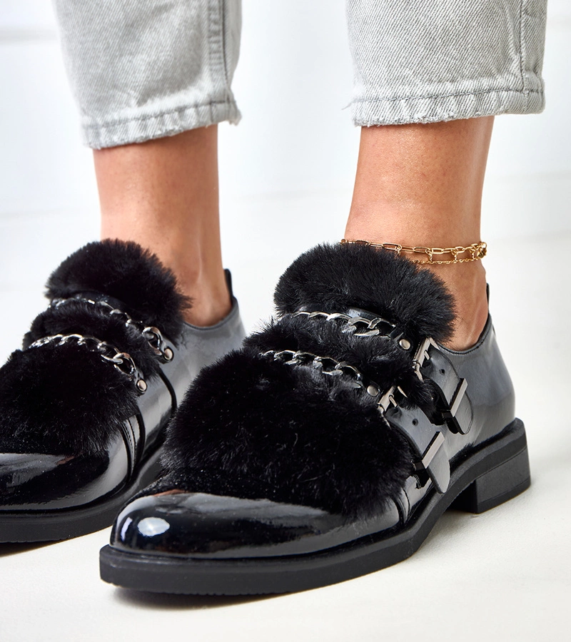 Dámske čierne poltopánky s kožušinou Sarol