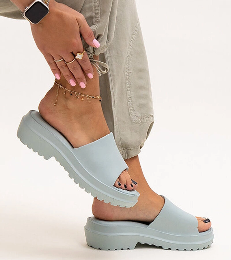 Mätové šľapky na hrubom podrážke Soiza