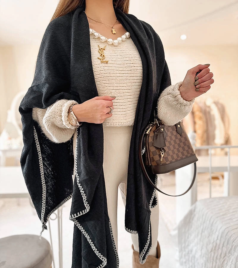 Šedé pončo s lemom Levi