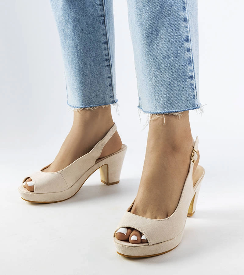 Béžové sandále na podpätku Dionne