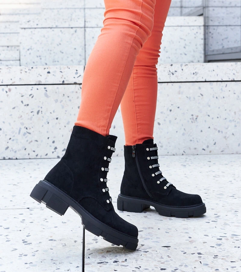 Čierne čižmy so zirkónmi z eko-semišu Sfaranda