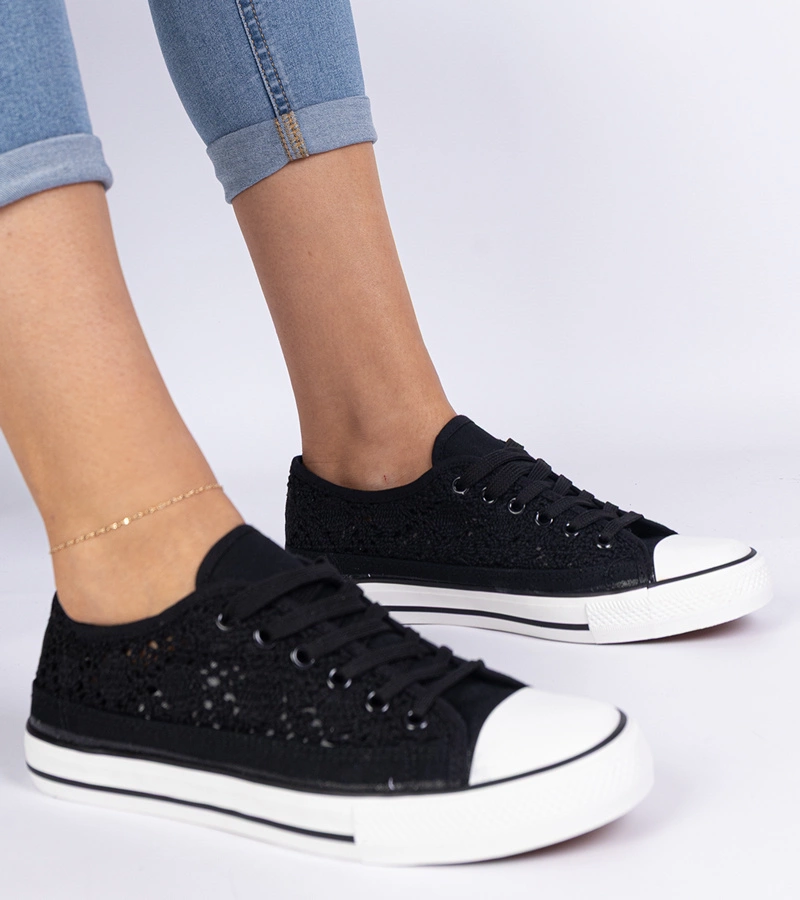 Čierne dámske ažúrové tenisky Saha