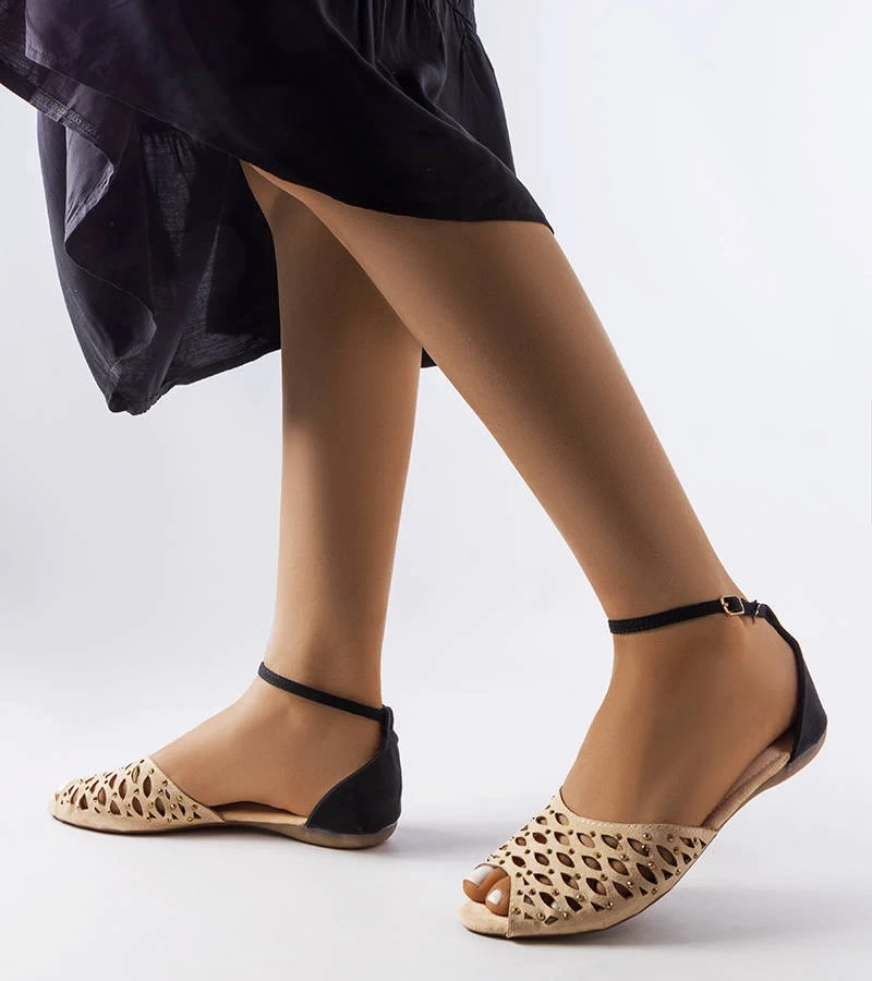 Béžové ažurové sandále so zirkónmi značky Avice