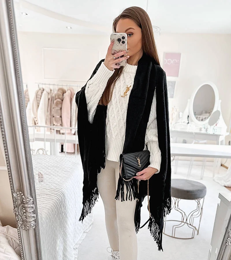 Noah námornícky modrý prehoz s lemovaním