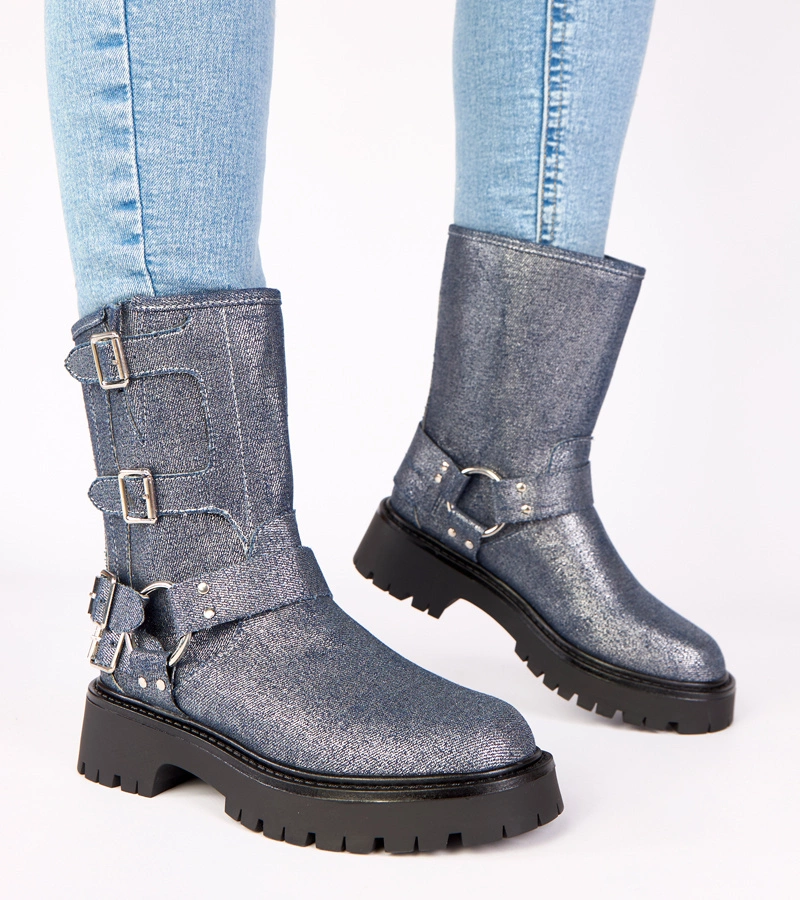 Modré členkové čižmy zdobené prackami so strieborným leskom Cara