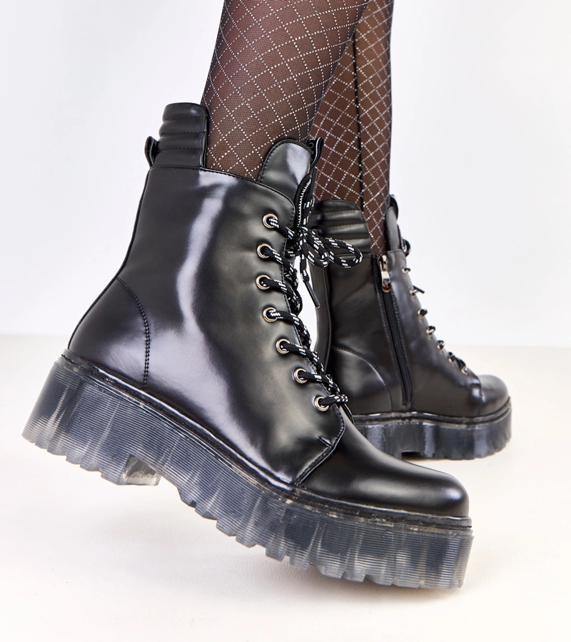 Čierne dámske topánky s ozdobou na jazyku Aldino