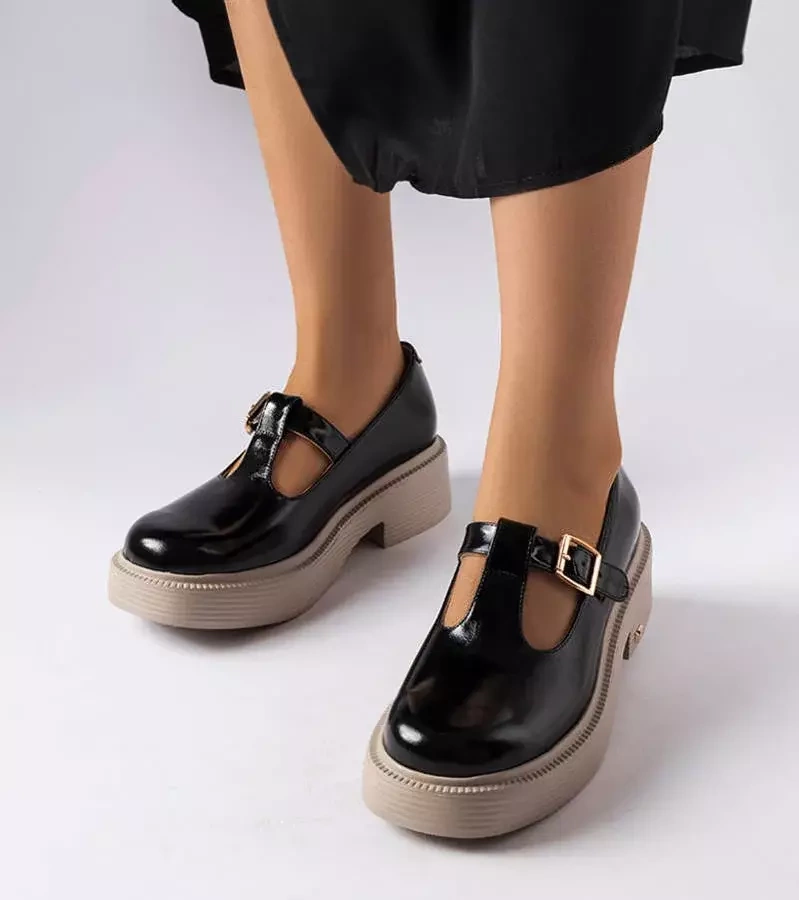 Čierne lakované topánky Karino