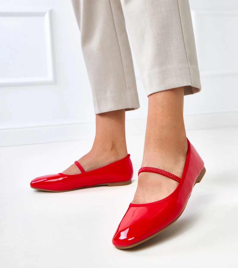 Červené lakované balerínky s gumičkou Lantos
