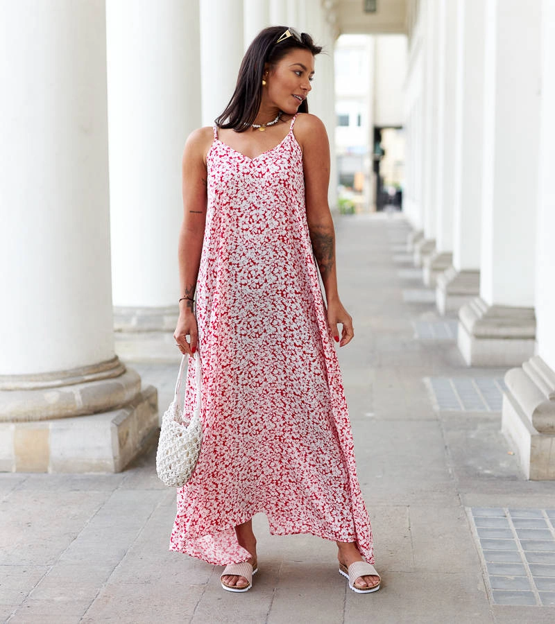 Červené šaty s voľným strihom od značky Giona