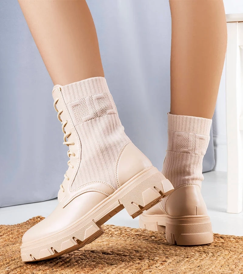 Béžoví traperi Kori