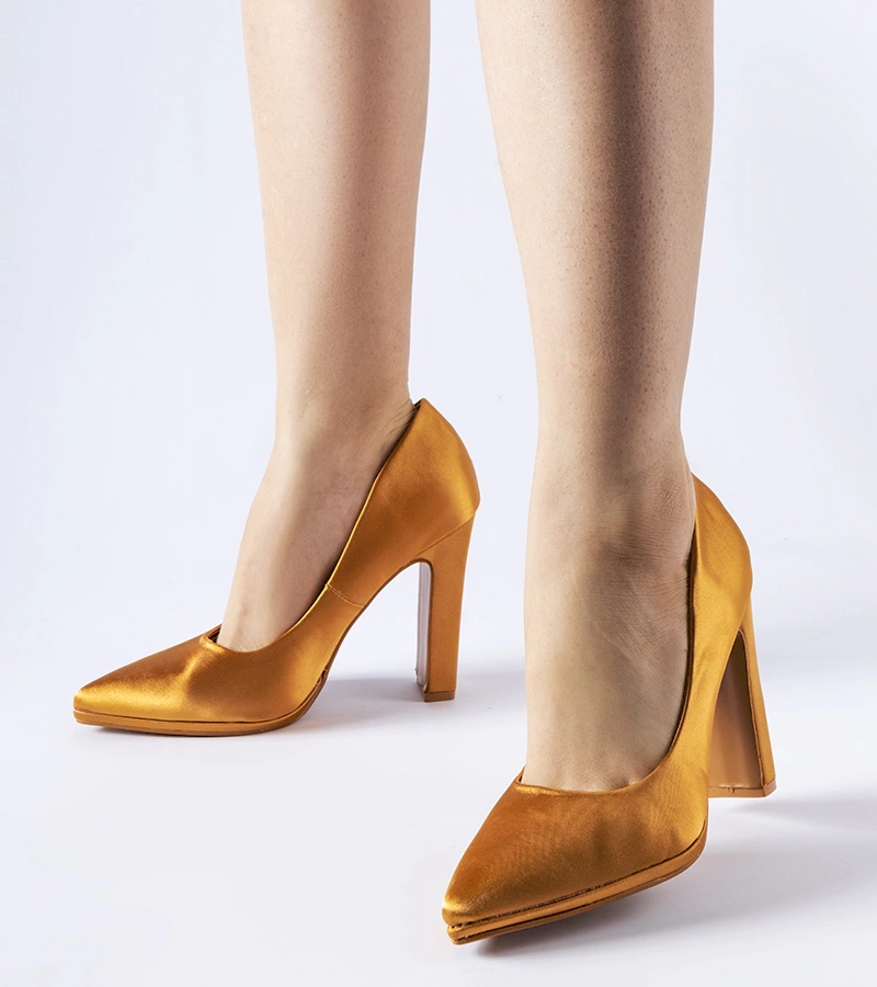 Hnedé saténové topánky na podpätku Rivers