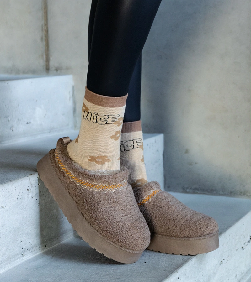 Hnedé snehule na platforme s nízkym zvrškom a vyšívaným vzorom Greene.