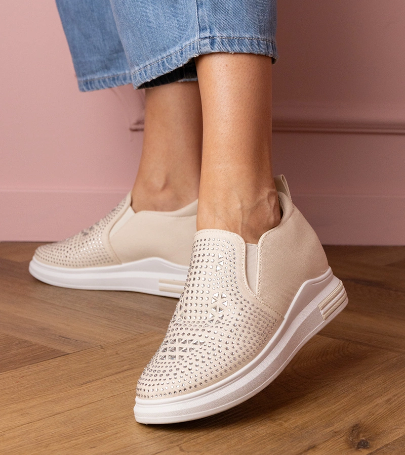 Béžové dámske tenisky s kryštálmi na skrytom klinovom podpätku Jeremi